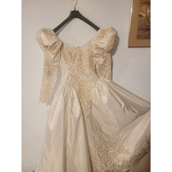 Vintage Princess Cut Wedding Dress - Picture 1 of 13